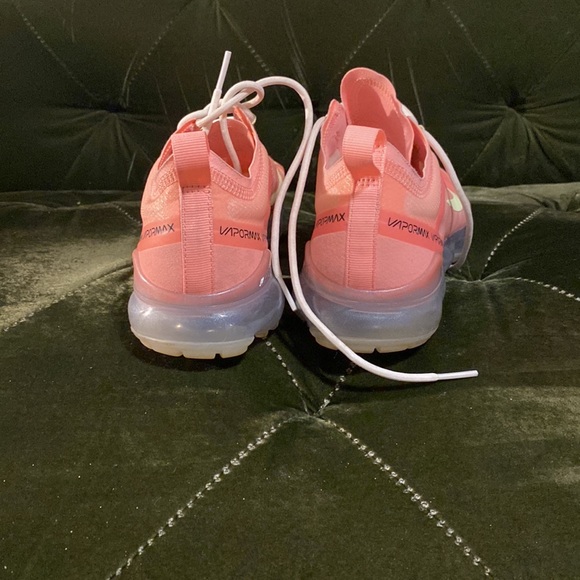 Pink Nike vapormax - Picture 3 of 7